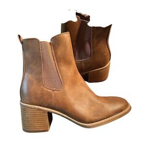 Born Tan Block Heel Ankle Boots(Size 9M)
